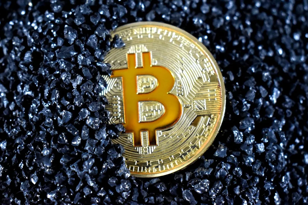 Cryptocurrency trading on exchange with social trading features